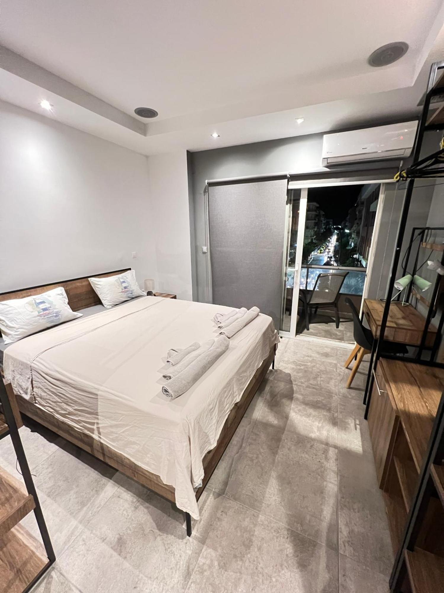 Modern Apartment In The Heart Of The City Alexandroupoli Exterior photo