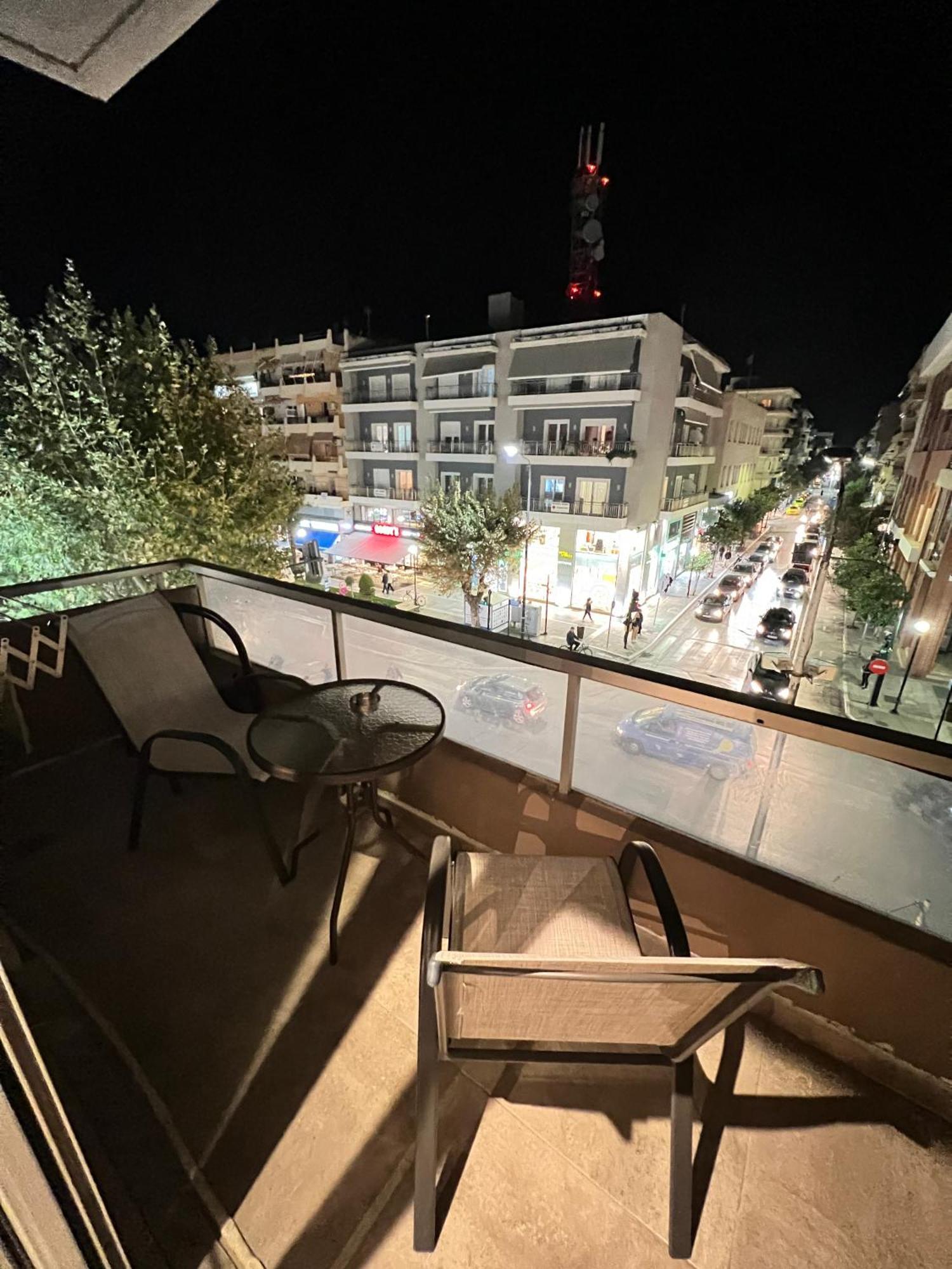 Modern Apartment In The Heart Of The City Alexandroupoli Exterior photo